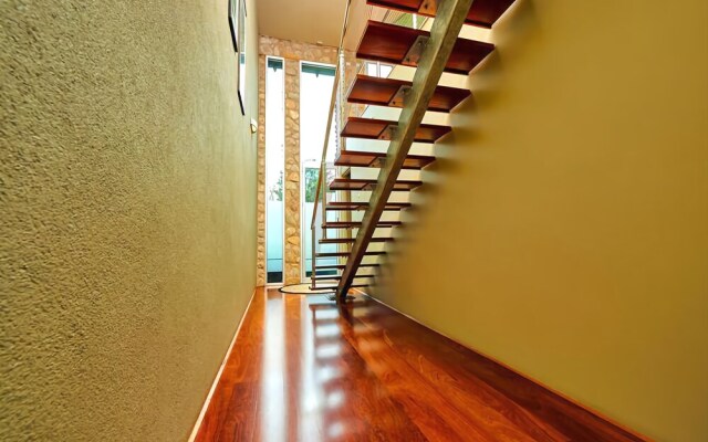 No.6 - Luxury Private Haven in the Heart of Bright