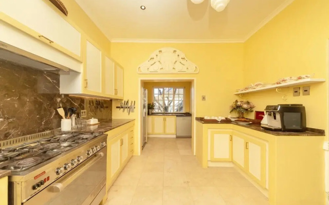 Amina Boutique Hotel