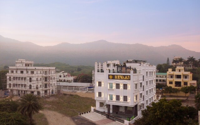 Revaas Hotel