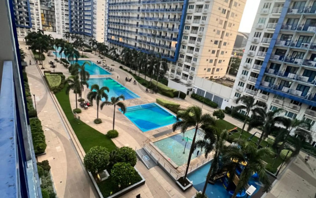 Staycation Sea Residences MOA Jermel