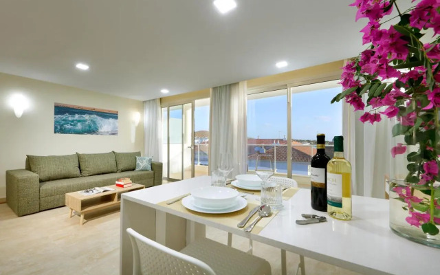 Marinell Collection Palm-Mar