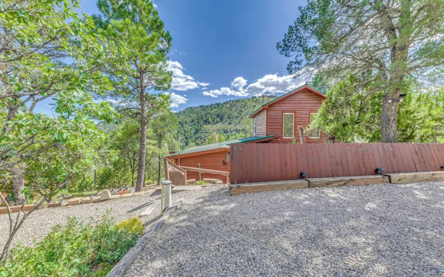 Ruidoso Home w/ Loft & Private Hot Tub