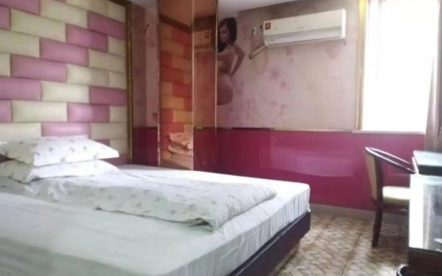 Qilong Hotel