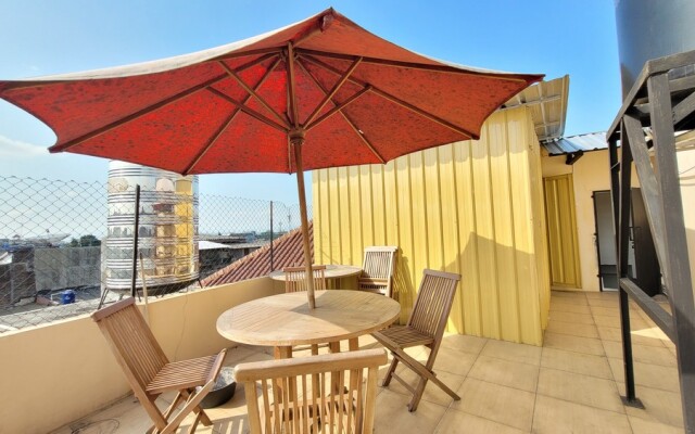 Urbanview Le Reno Inn Wirobrajan by RedDoorz