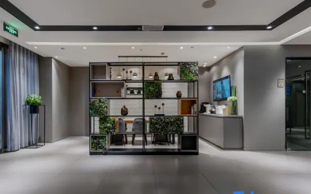 Homeinn Selected Hotel (Chengdu Kuanzhai Alley Fuqin Subway Station)