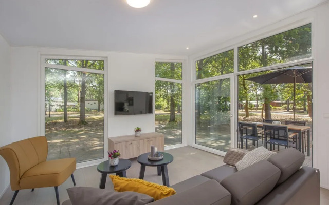 Modern Lodge With Dishwasher, Near Helmond
