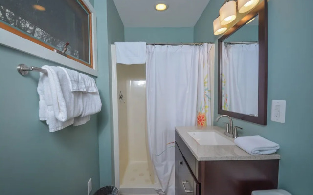 Our Golden Retreat 5 Bedroom House