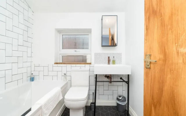 Homely and Modern Maisonette in Vibrant Bristol