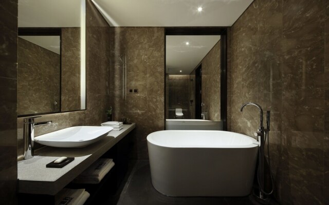 Ease House Hotel