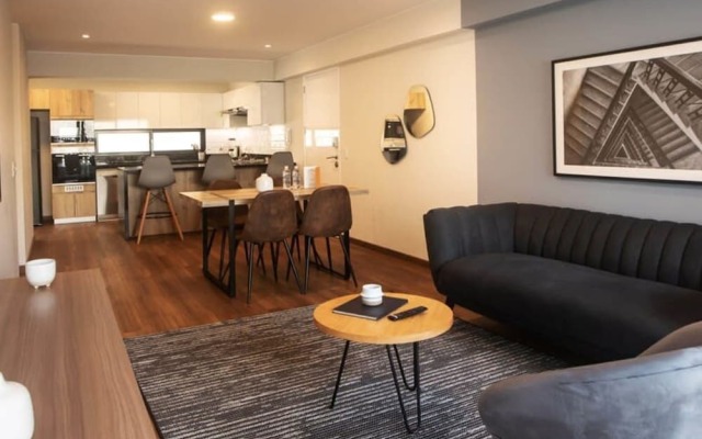 w Spotless 2BR With Balcony in Miraflores