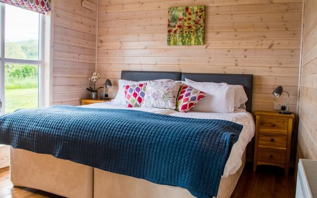 Moonrise Lodge - Swallow Lodge