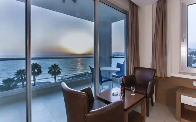 Отель Venessa Beach 