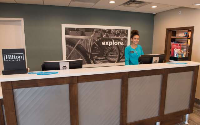 Hampton Inn & Suites Bay City