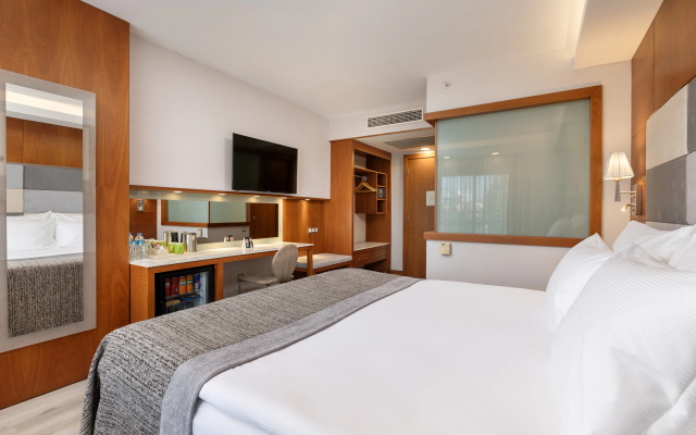 Limak Ambassadore Hotel
