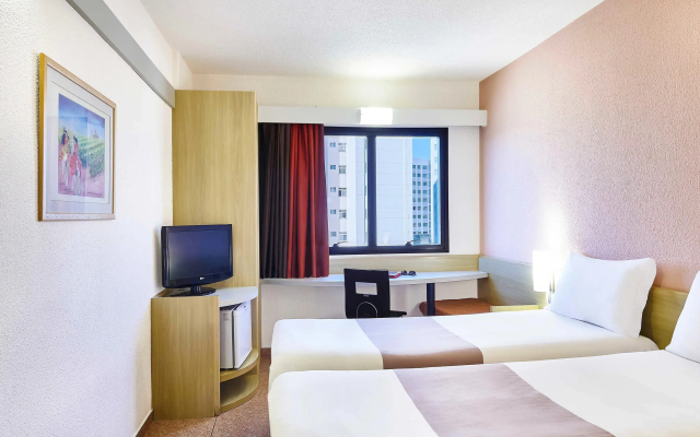 ibis Taubate