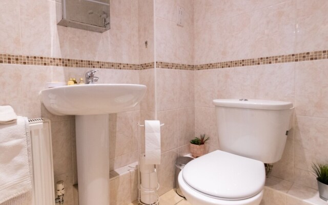 Velvet 1-bedroom Penthouse, Clockhouse, Hoddesdon