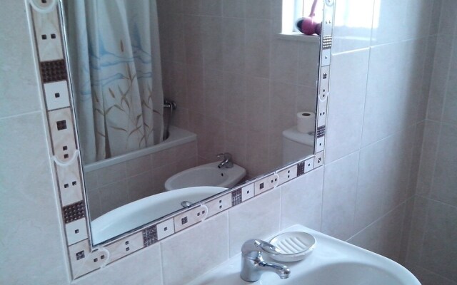 Remarkable 1-bed Apartment in Olhos de Agua