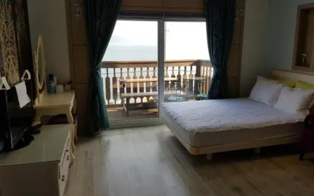 Rainbow Hill Pension