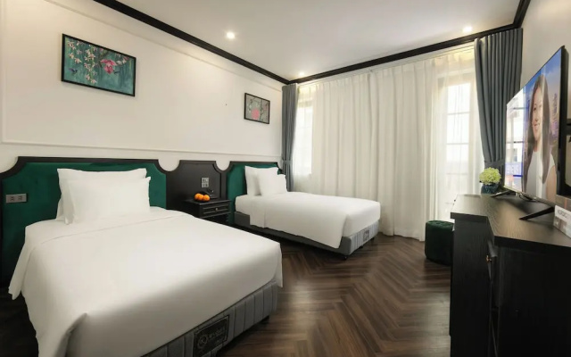 Elegant Boutique Hotel Ha Long