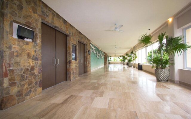 HS HOTSSON Hotel Acapulco