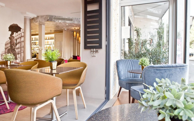Hotel Eiffel Segur