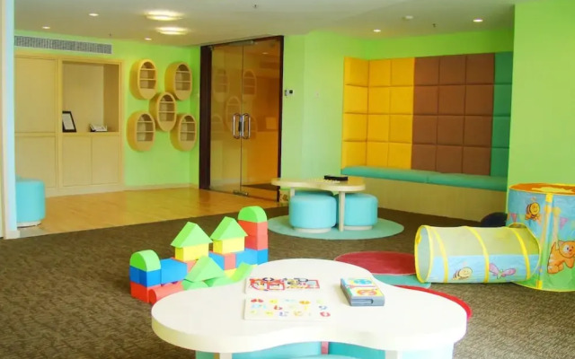 Three Bedroom Apartment, Oakwood Premier Cozmo Jakarta