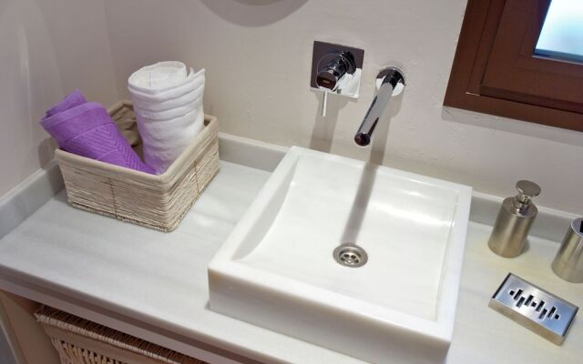 Comfortable Holiday Home in Catalonia with Swimming Pool