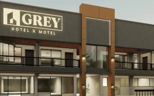 Townhouse Oak Grey Hotel Near Clark International Airport