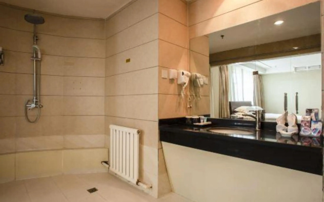 Zhongya Hotel – Bathroom – Bole