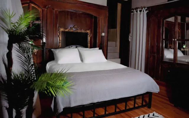 Tudyahan 1874 Hotel