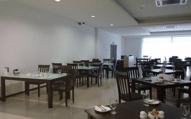 World Youth Hotel