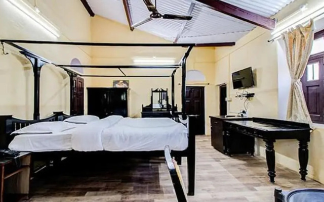 Fabhotel Royal Heritage