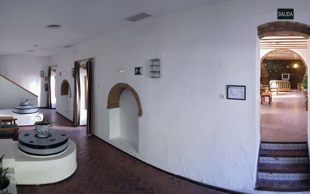 Albergue Inturjoven El Bosque - Hostel