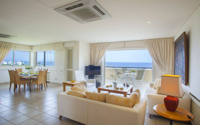 Alia Seafront Suite