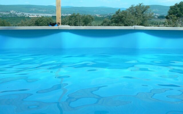 Les Truffiers Yourtes et roulotte