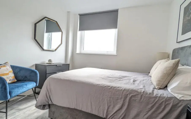 Modern 1 Bed Apt - 15 Mins to Solihull Centre