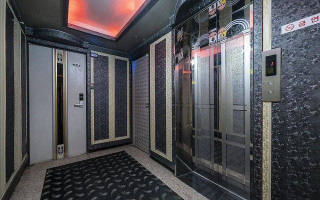 Mong hotel