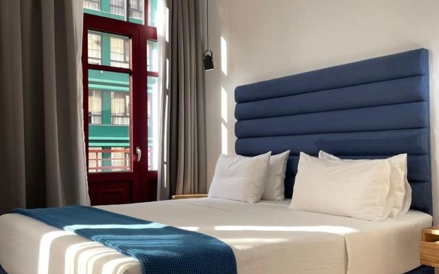 Maroon Bottle Boutique Suites