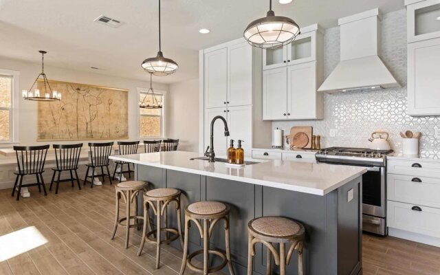 Persian Bliss 10 Bedroom Townhouse