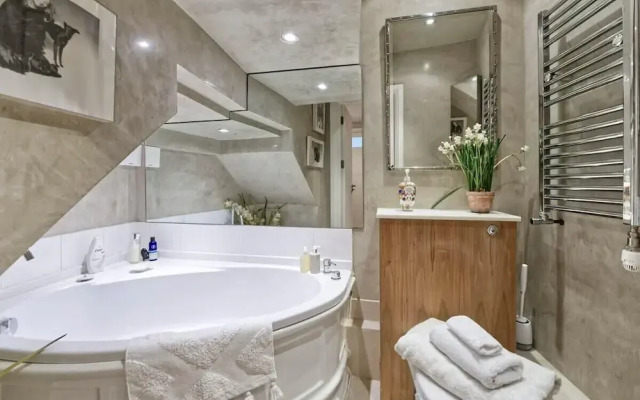 Gorgeous 4-bed House Near Museums & Hyde Park