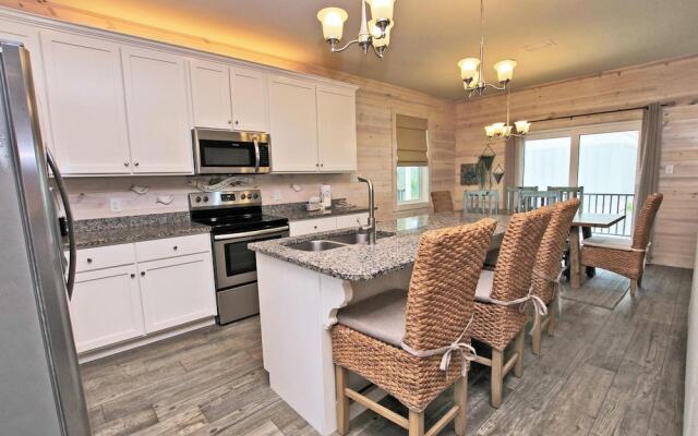 Romeo Beach by Youngs Suncoast