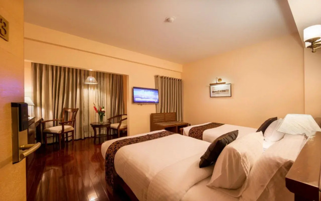 The Colonial Residence & Suites