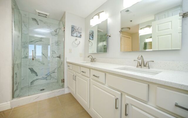 Ariel Dunes I- 2101 - 1571211