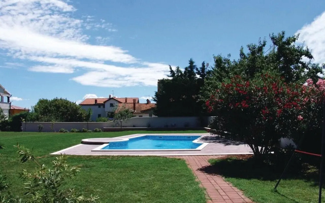 Awesome Apartment in Novigrad With 2 Bedrooms, Internet and Outdoor Swimming Pool