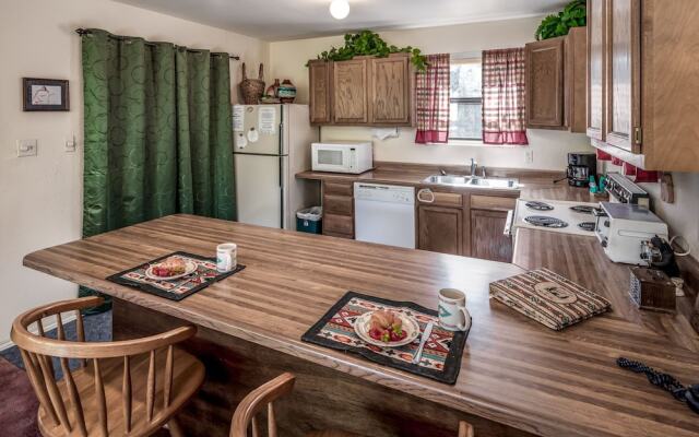 Rocky Top Cabin - Two Bedroom Cabin