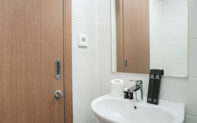 Pool View Studio Apartment at Puri Orchard