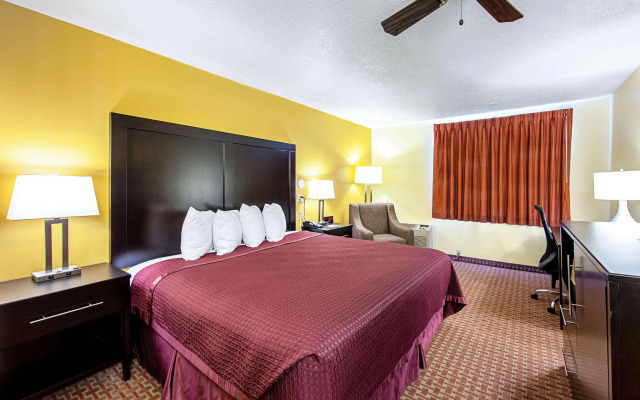 Rodeway Inn & Suites