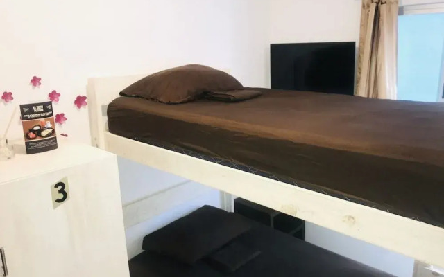 Comfortable mixshare room close to 5th Avenue