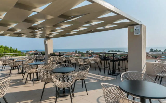 Arya Hotel