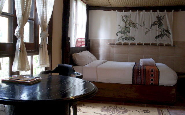 Tharnthong Lodges